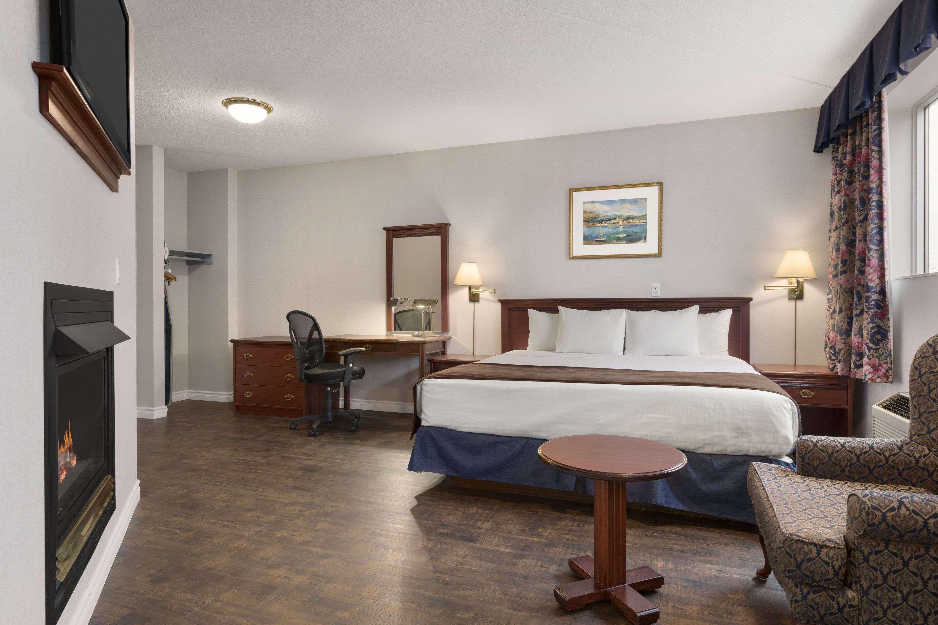 Days Inn By Wyndham Brockville Esterno foto