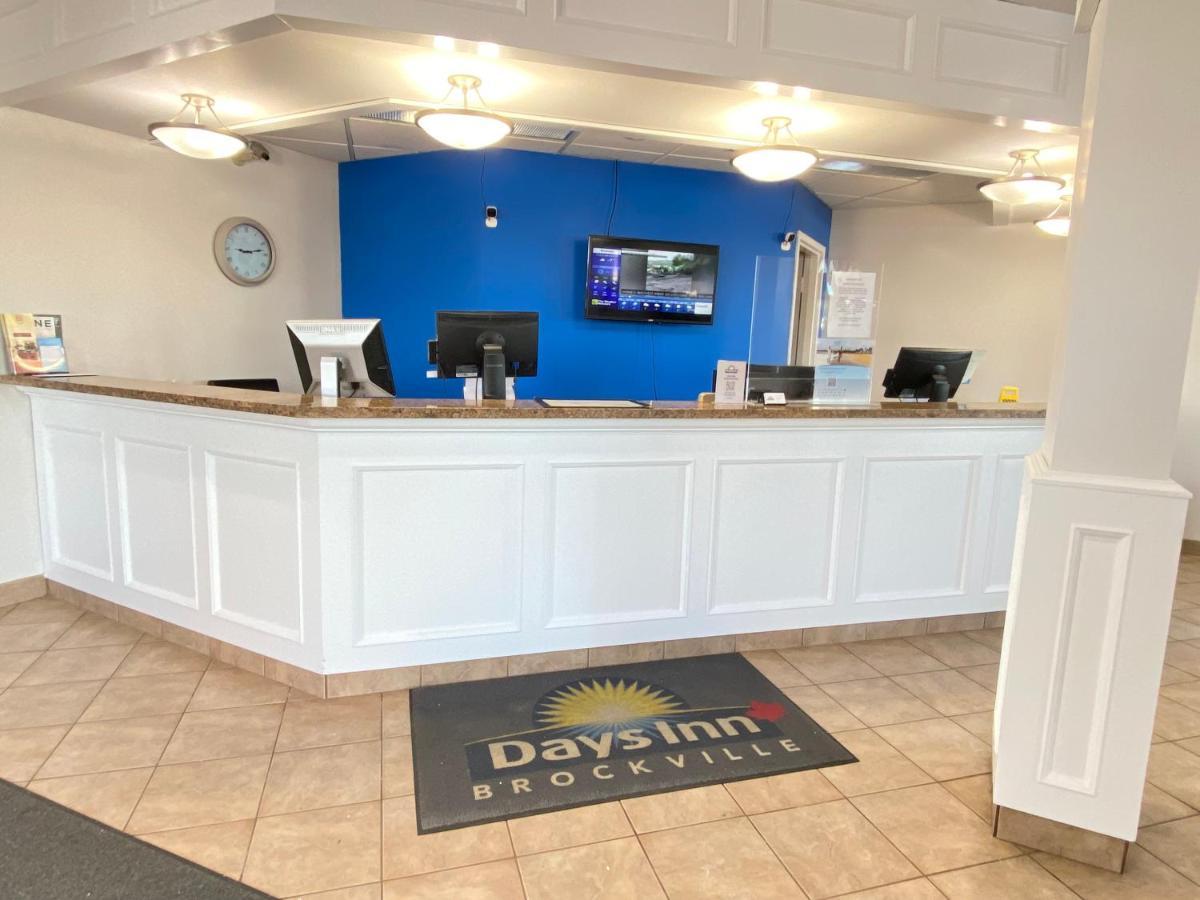 Days Inn By Wyndham Brockville Esterno foto