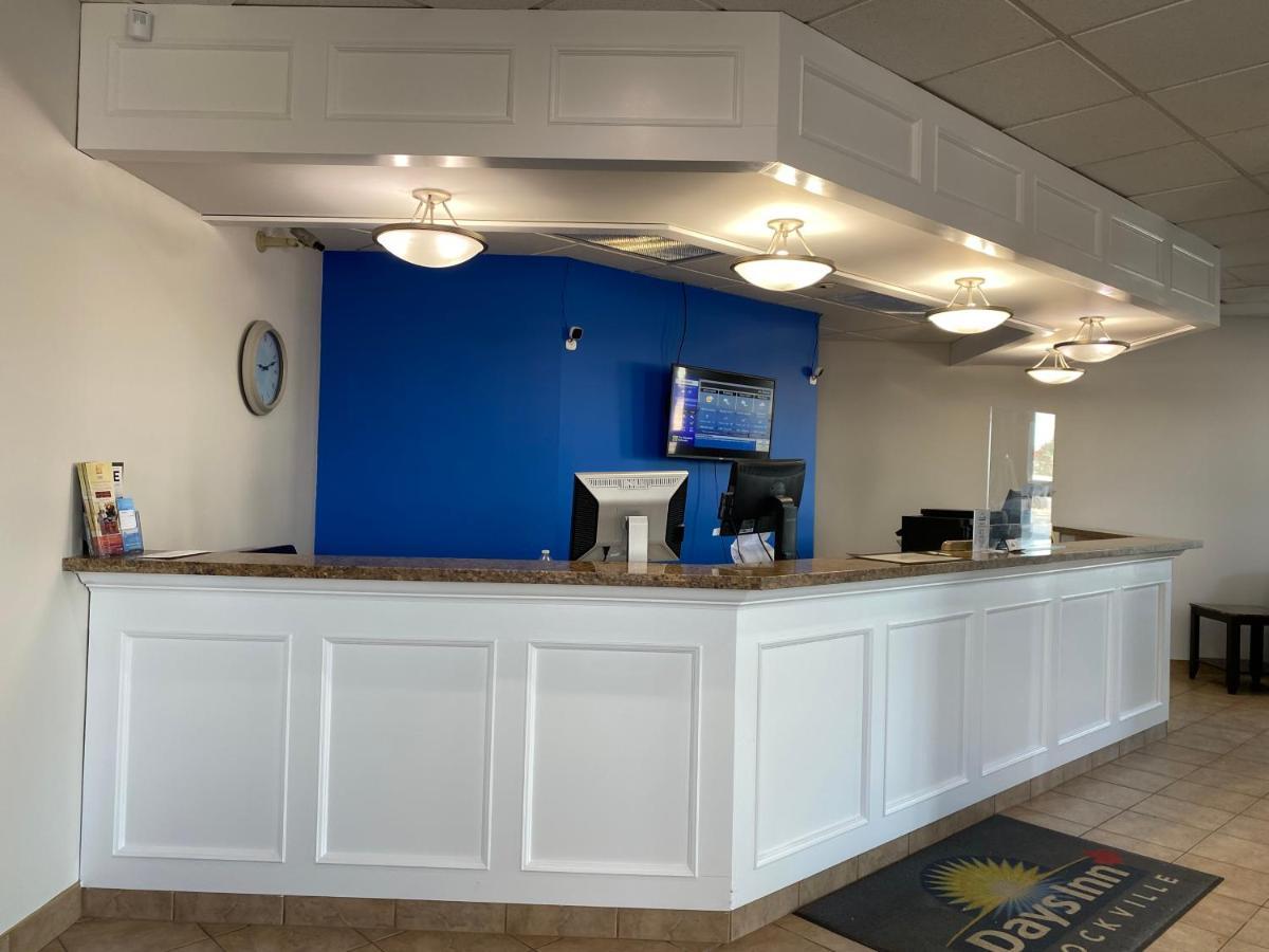 Days Inn By Wyndham Brockville Esterno foto