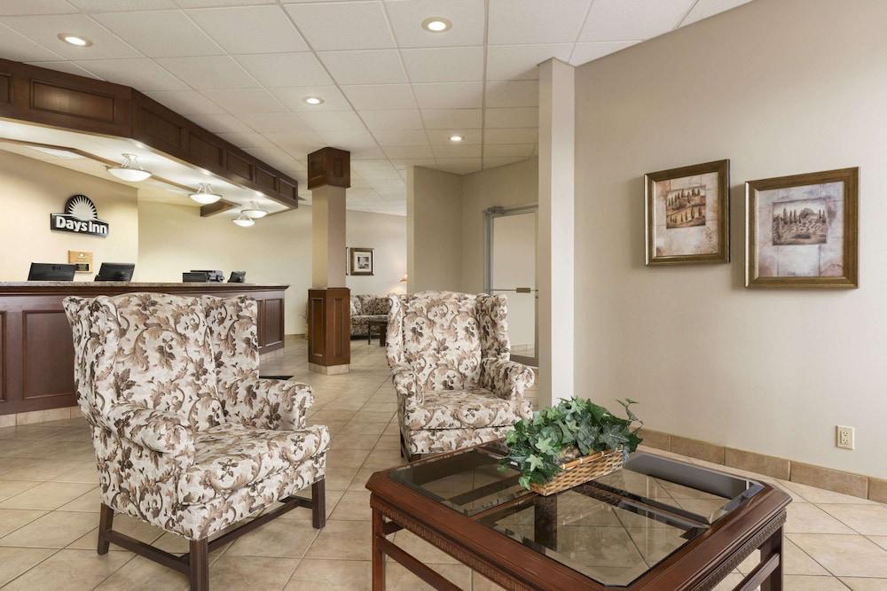 Days Inn By Wyndham Brockville Esterno foto